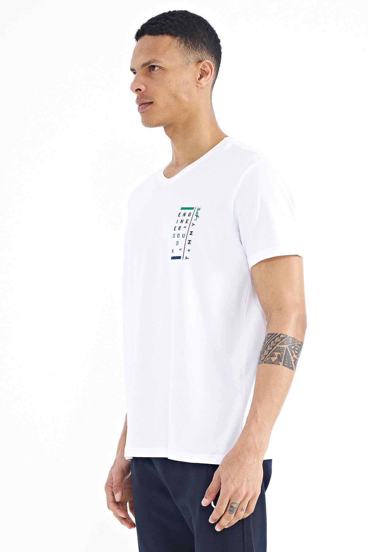 Tommylife Toptan Siyah Baskı Detaylı V Yaka Standart Kalıp Erkek T-Shirt - 88186
