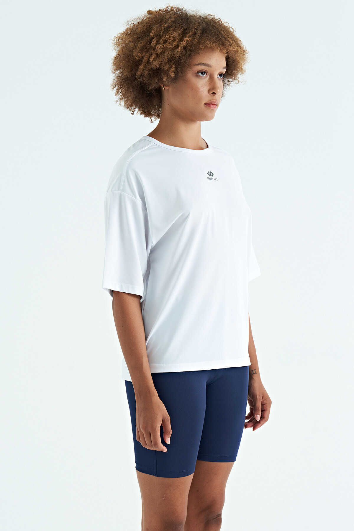 Tommylife Toptan Siyah O Yaka Baskı Detaylı Oversize Kısa Kol Kadın T-Shirt - 97263