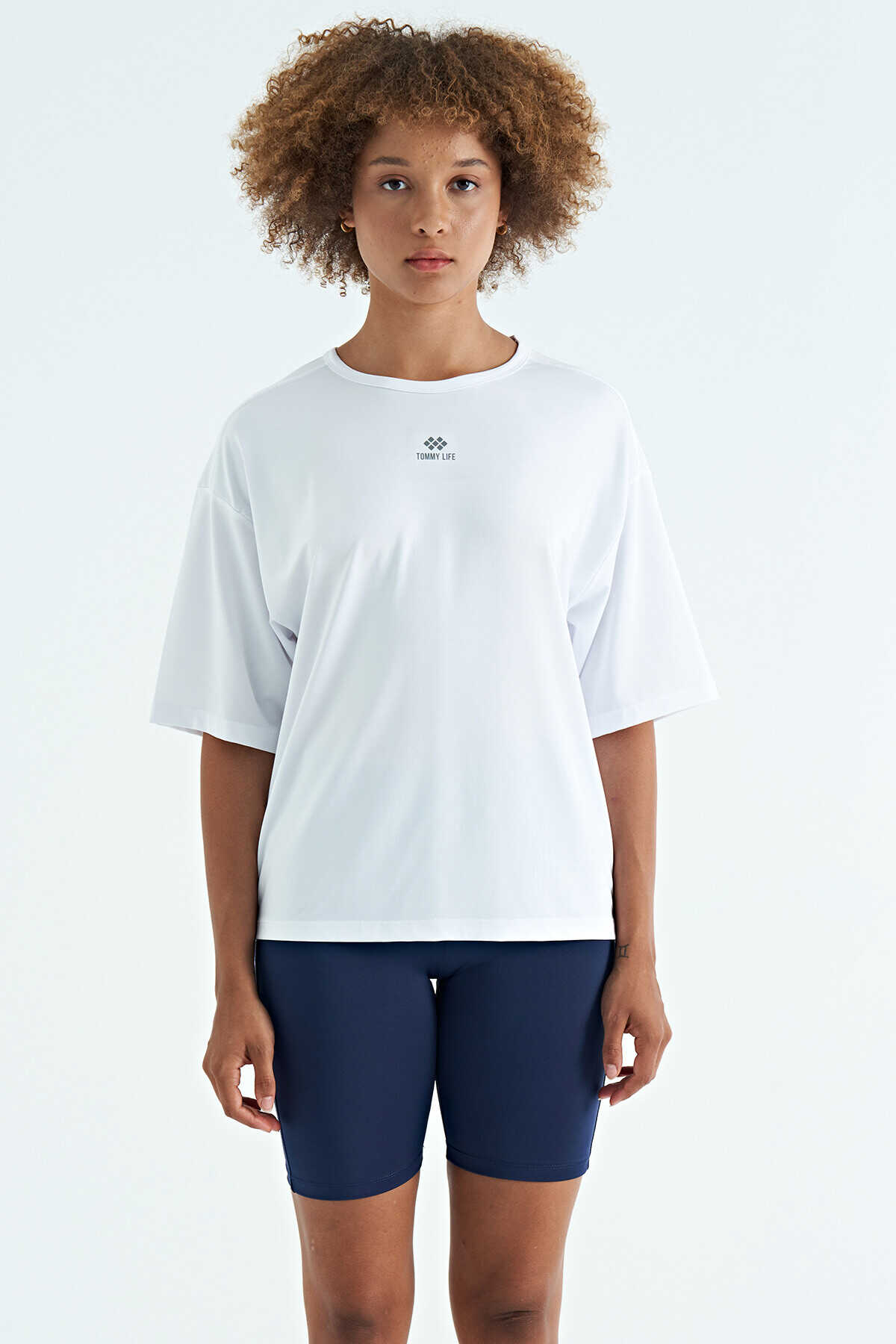 Tommylife Toptan Siyah O Yaka Baskı Detaylı Oversize Kısa Kol Kadın T-Shirt - 97263