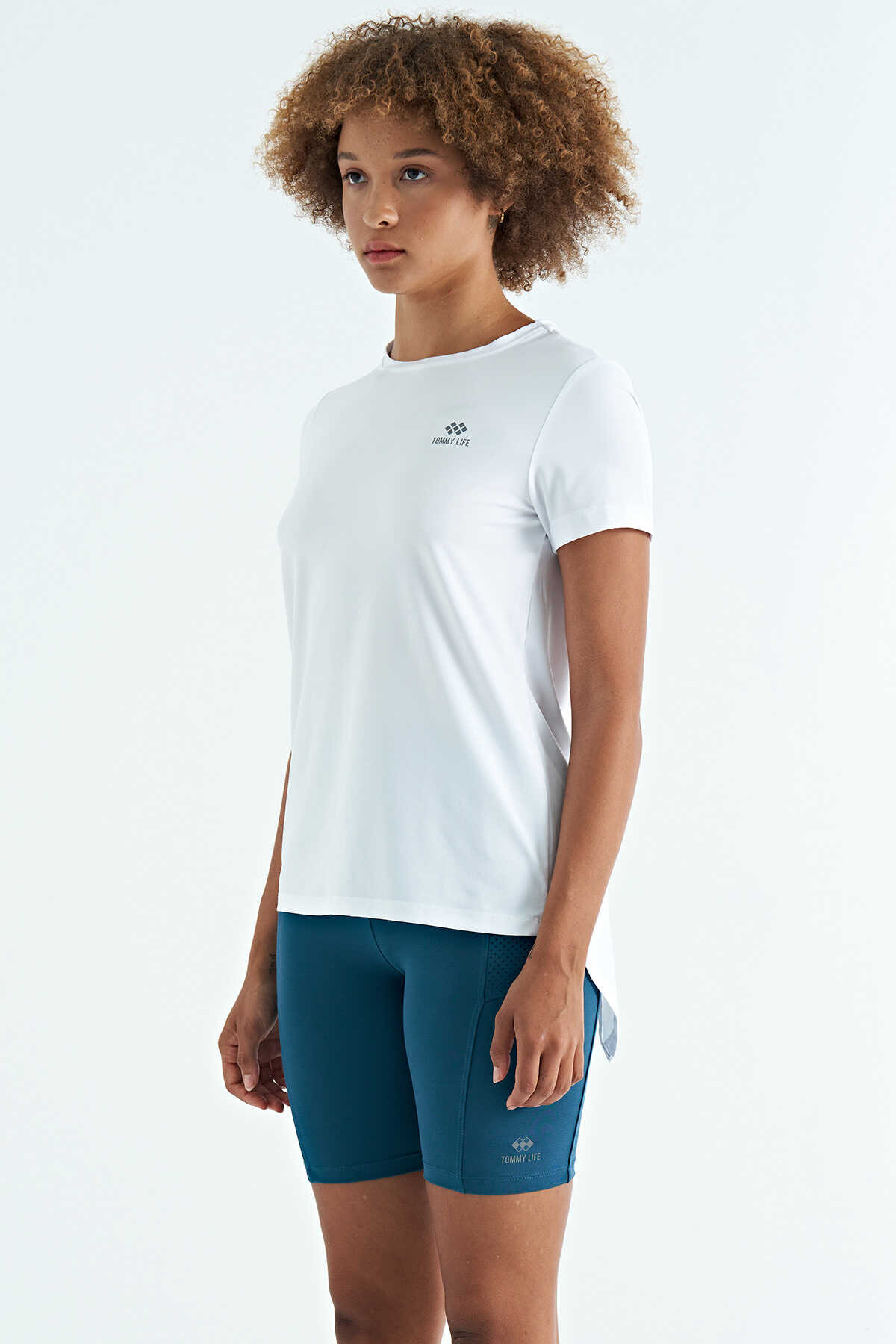Tommylife Wholesale Black Back Slit Detail Crew Neck Short Sleeve Standard Fit Women's T-Shirt - 97267