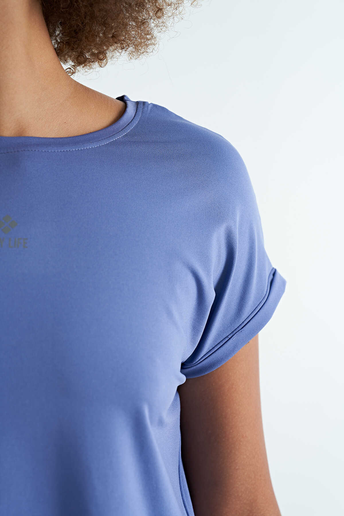 Tommylife Toptan Siyah Logo Baskılı O Yaka Düşük Kol Oversize Kadın Crop T-Shirt - 97262