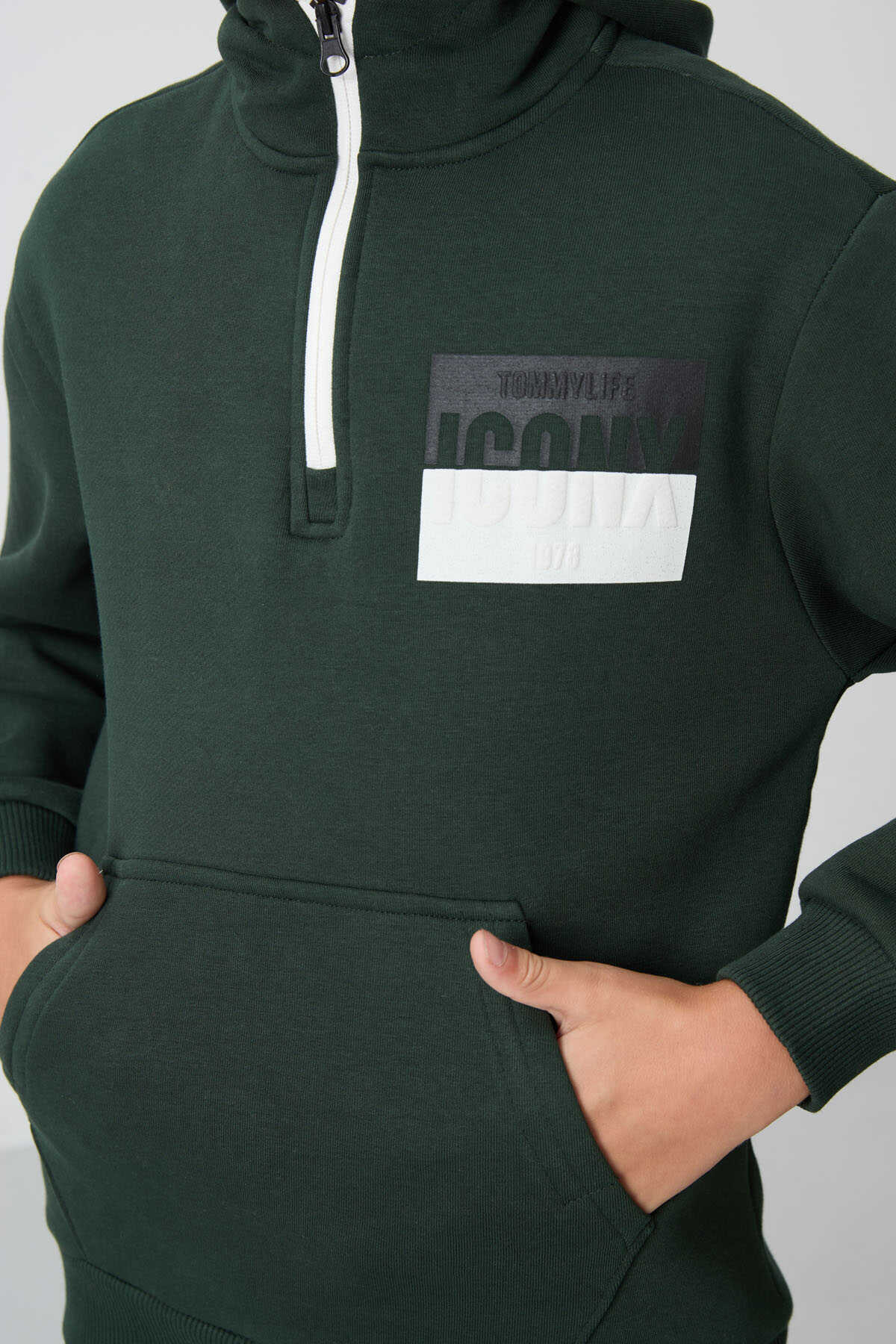 Tommylife Toptan Garson Boy İconx Kapüşonlu Erkek Çocuk Eşofman Takımı 11246 Çam Yeşili