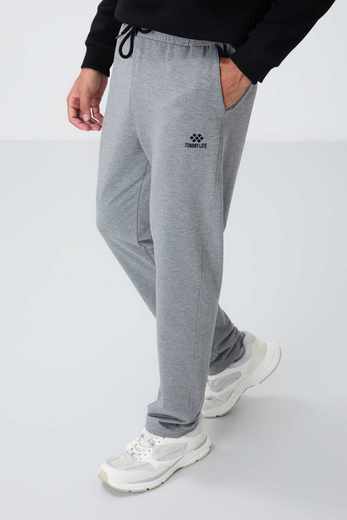 Tommylife Toptan Siyah Bağcıklı Cepli Standart Kalıp Klasik Paça Erkek Eşofman Alt - 84682