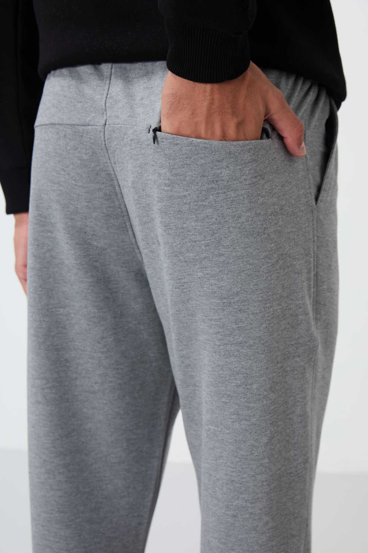 Tommylife Toptan Siyah Bağcıklı Cepli Standart Kalıp Klasik Paça Erkek Eşofman Alt - 84682