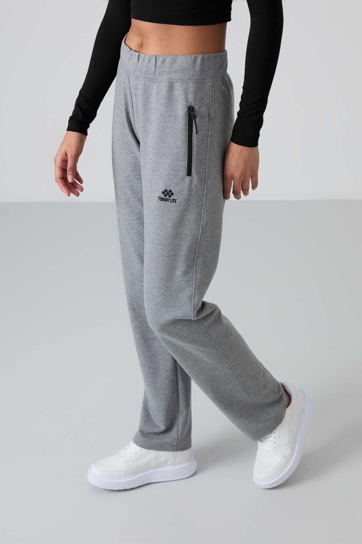 Tommylife Wholesale Black Zipper Pocket Comfortable Fit Classic Leg Women's Sweatpants - 94195