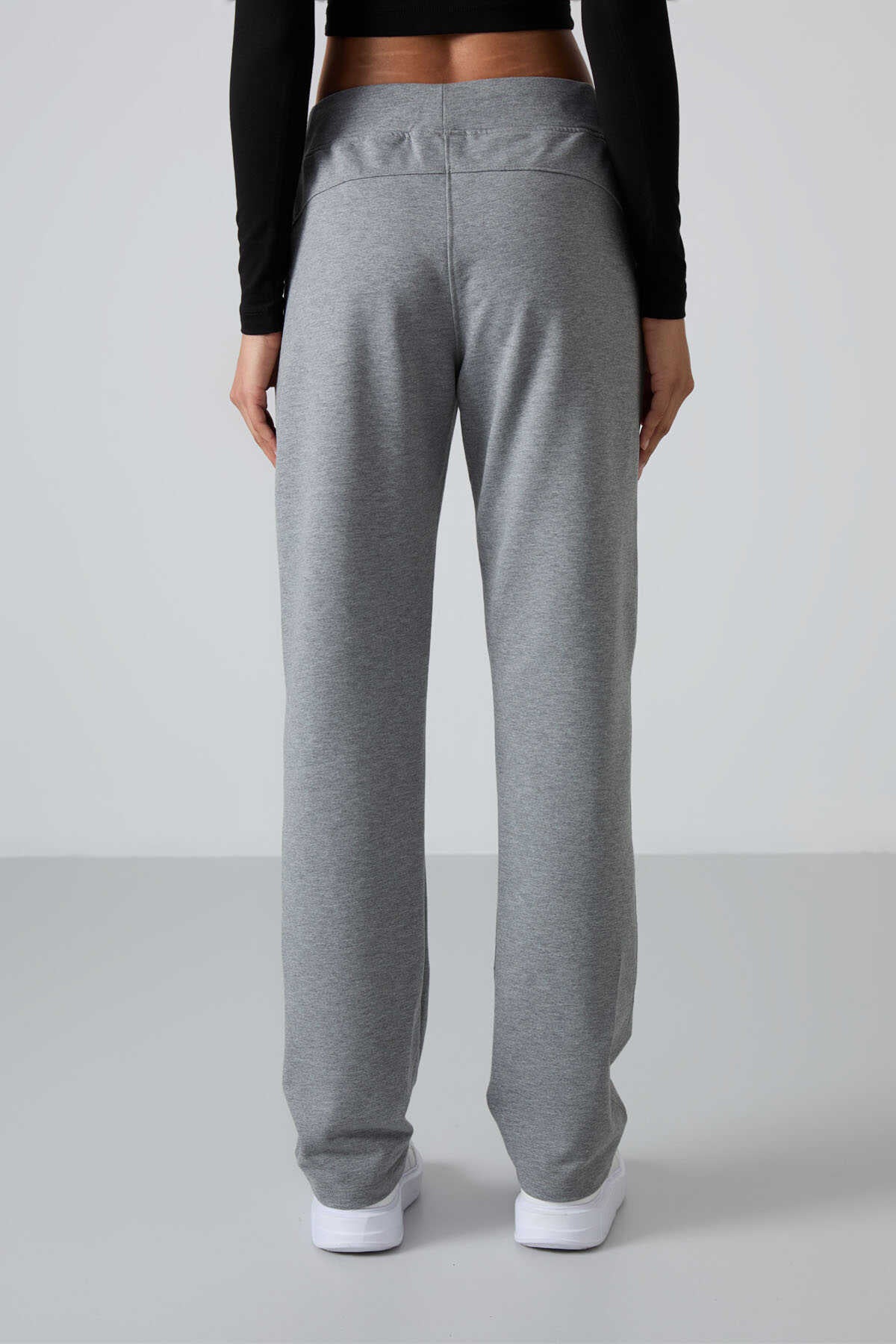 Tommylife Wholesale Black Zipper Pocket Comfortable Fit Classic Leg Women's Sweatpants - 94195
