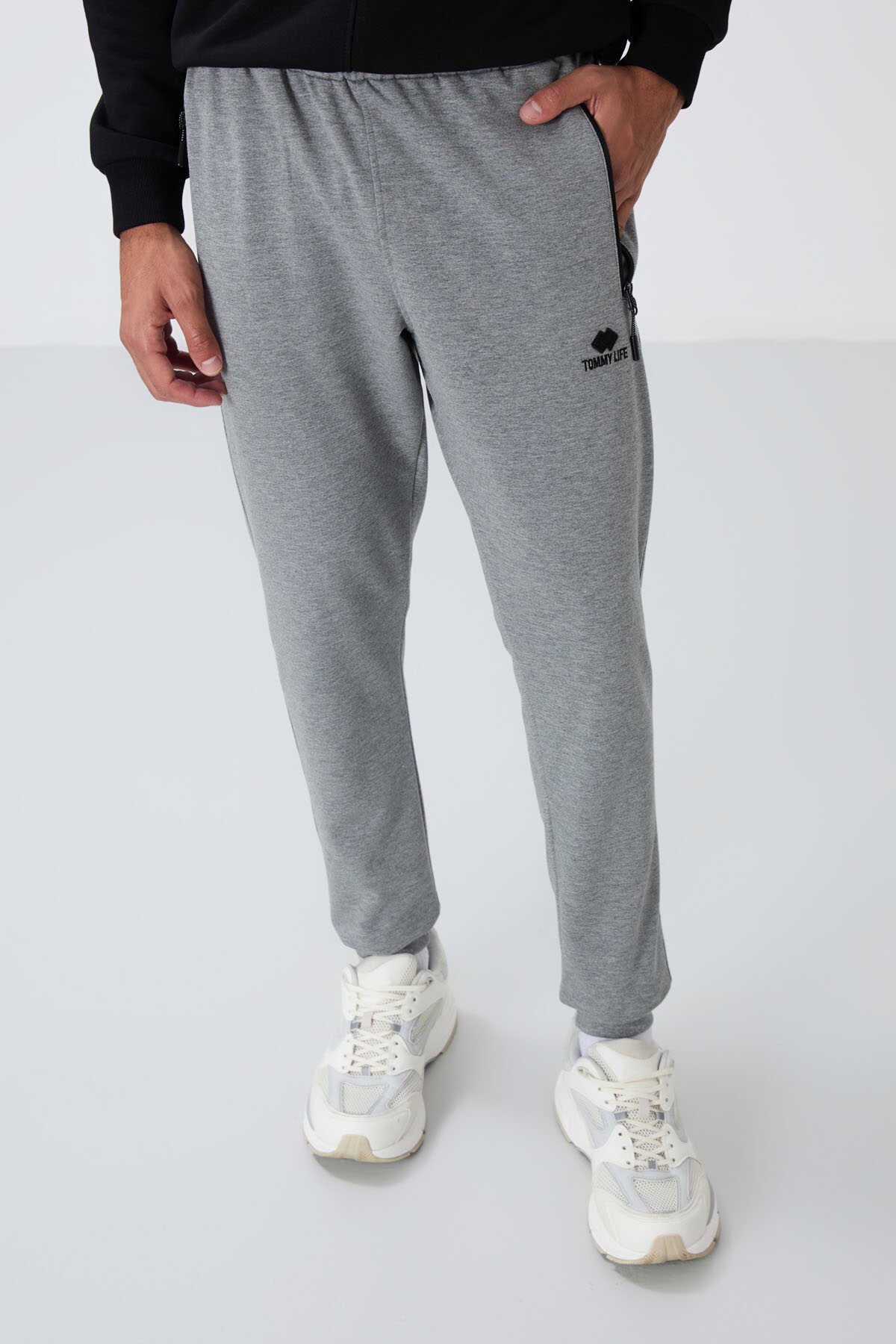 Tommylife Toptan Siyah Fermuar Cepli Standart Kalıp Jogger Erkek Eşofman Alt - 84651
