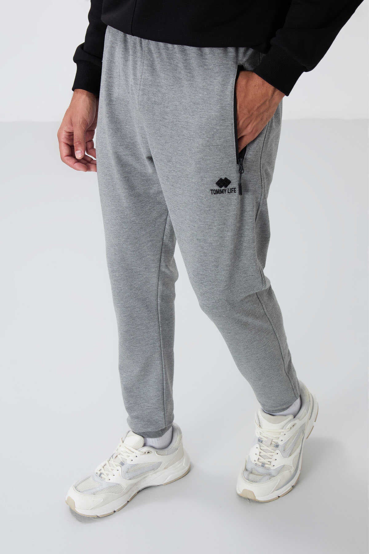Tommylife Toptan Siyah Fermuar Cepli Standart Kalıp Jogger Erkek Eşofman Alt - 84651