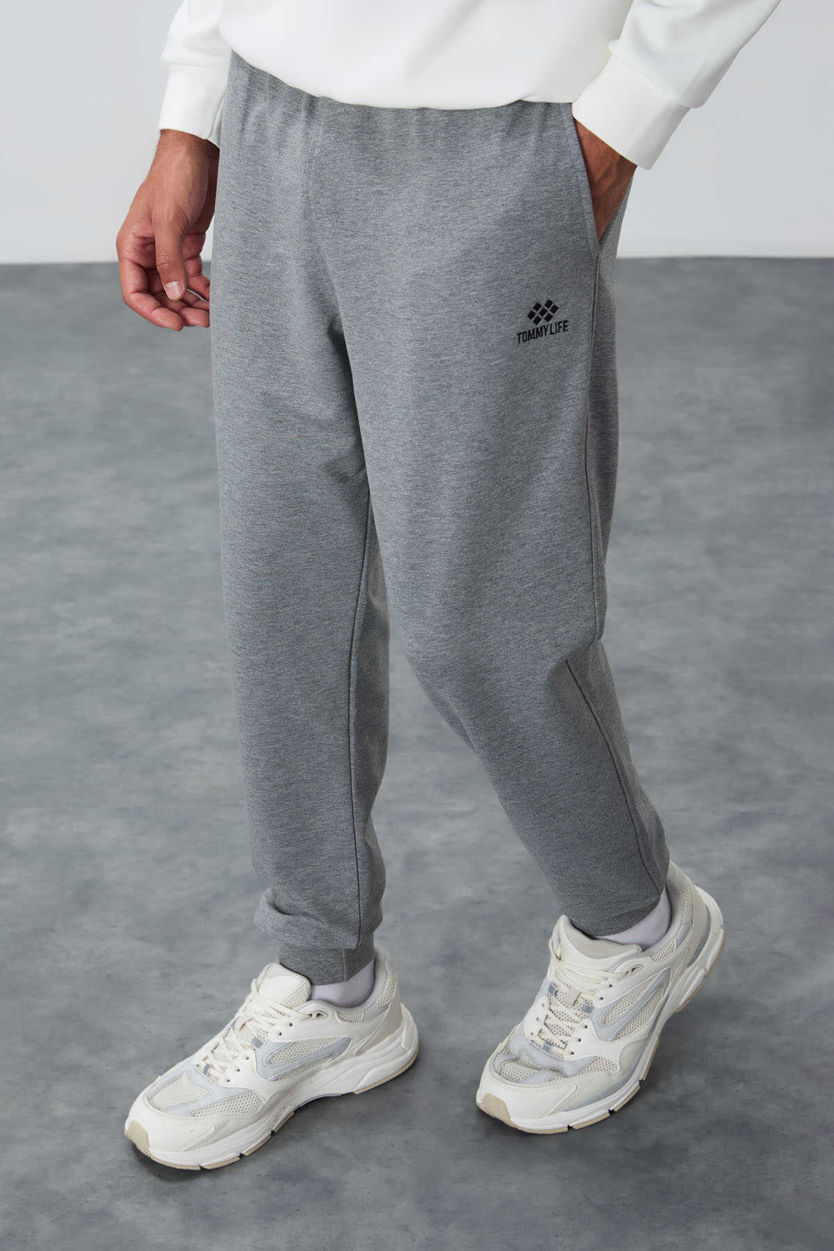 Tommylife Toptan Siyah Klasik Cepli Standart Kalıp Manşetli Erkek Eşofman Alt - 84652