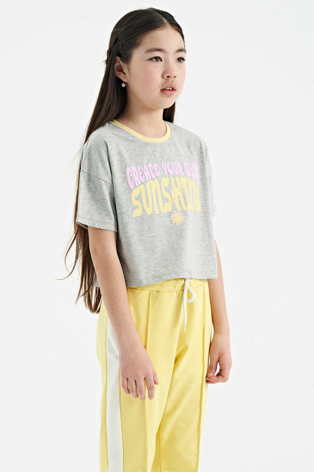 Tommylife Toptan Fiesta Renkli Yazı Baskılı O Yaka Oversize  Kısa Kollu Kız Çocuk T-Shirt - 75111