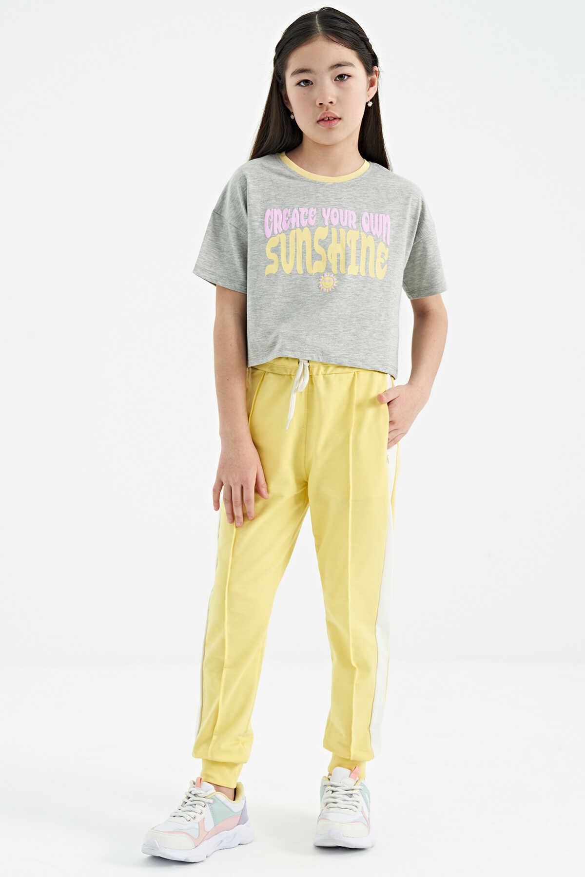 Tommylife Toptan Fiesta Renkli Yazı Baskılı O Yaka Oversize  Kısa Kollu Kız Çocuk T-Shirt - 75111