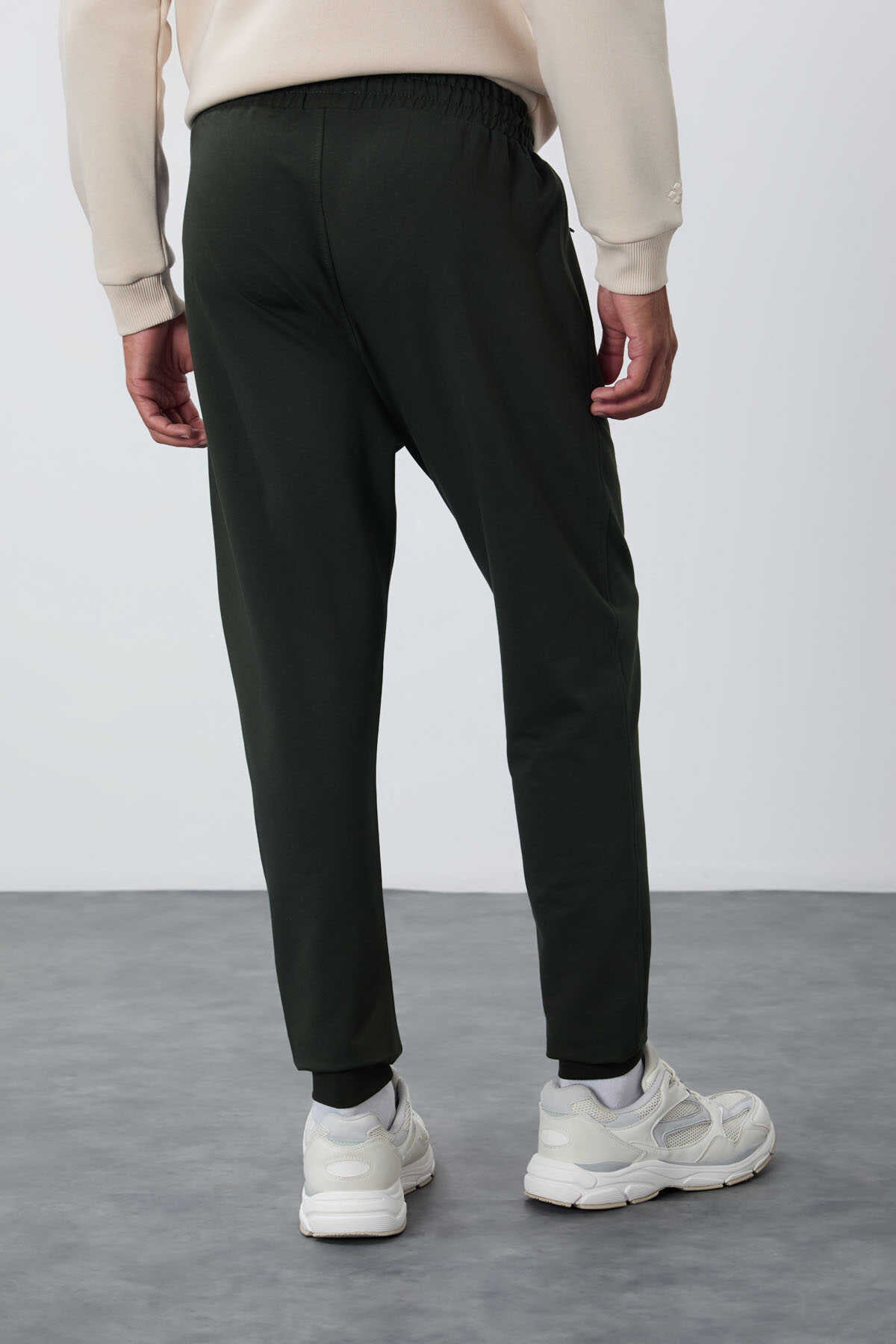 Tommylife Toptan Siyah Fermuar Cepli Standart Kalıp Jogger Erkek Eşofman Alt - 84651