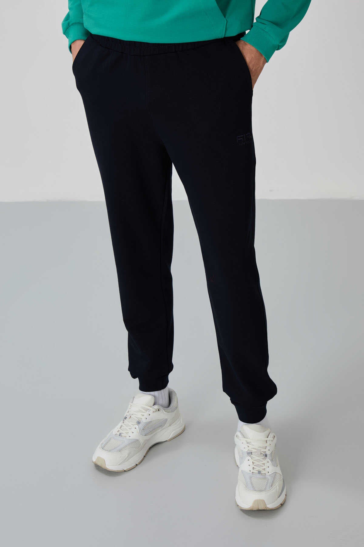 Tommylife Toptan Herbert Standart Kalıp Dik Yaka Erkek Eşofman Takım 85233 Lacivert