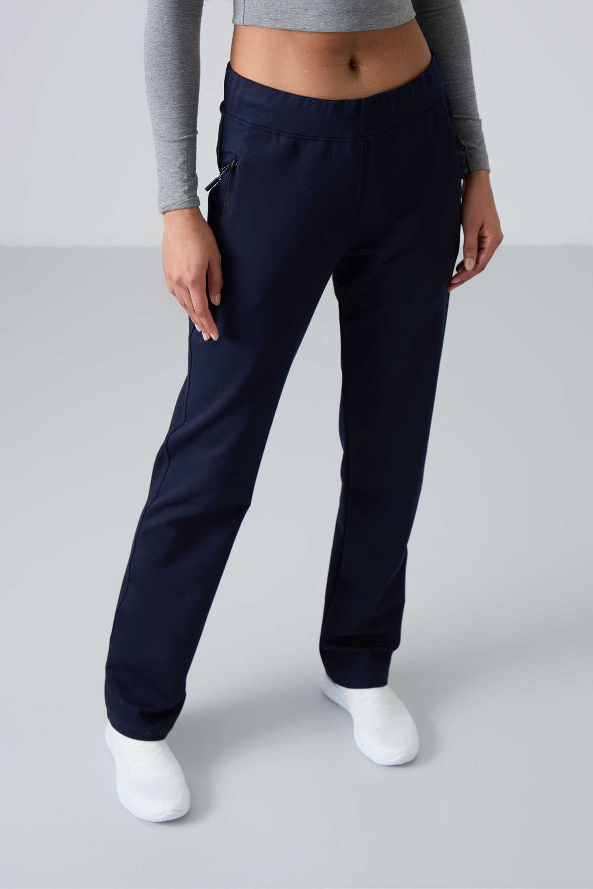 Tommylife Wholesale Black Zipper Pocket Comfortable Fit Classic Leg Women's Sweatpants - 94195