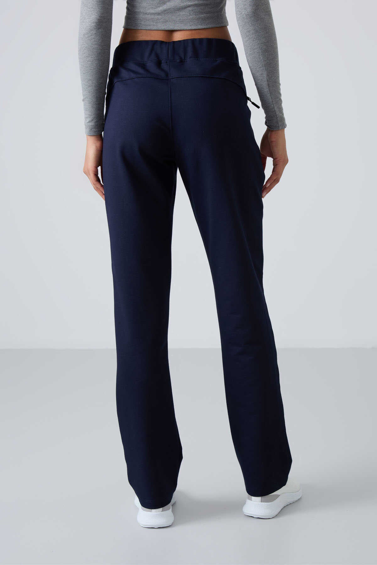 Tommylife Wholesale Black Zipper Pocket Comfortable Fit Classic Leg Women's Sweatpants - 94195