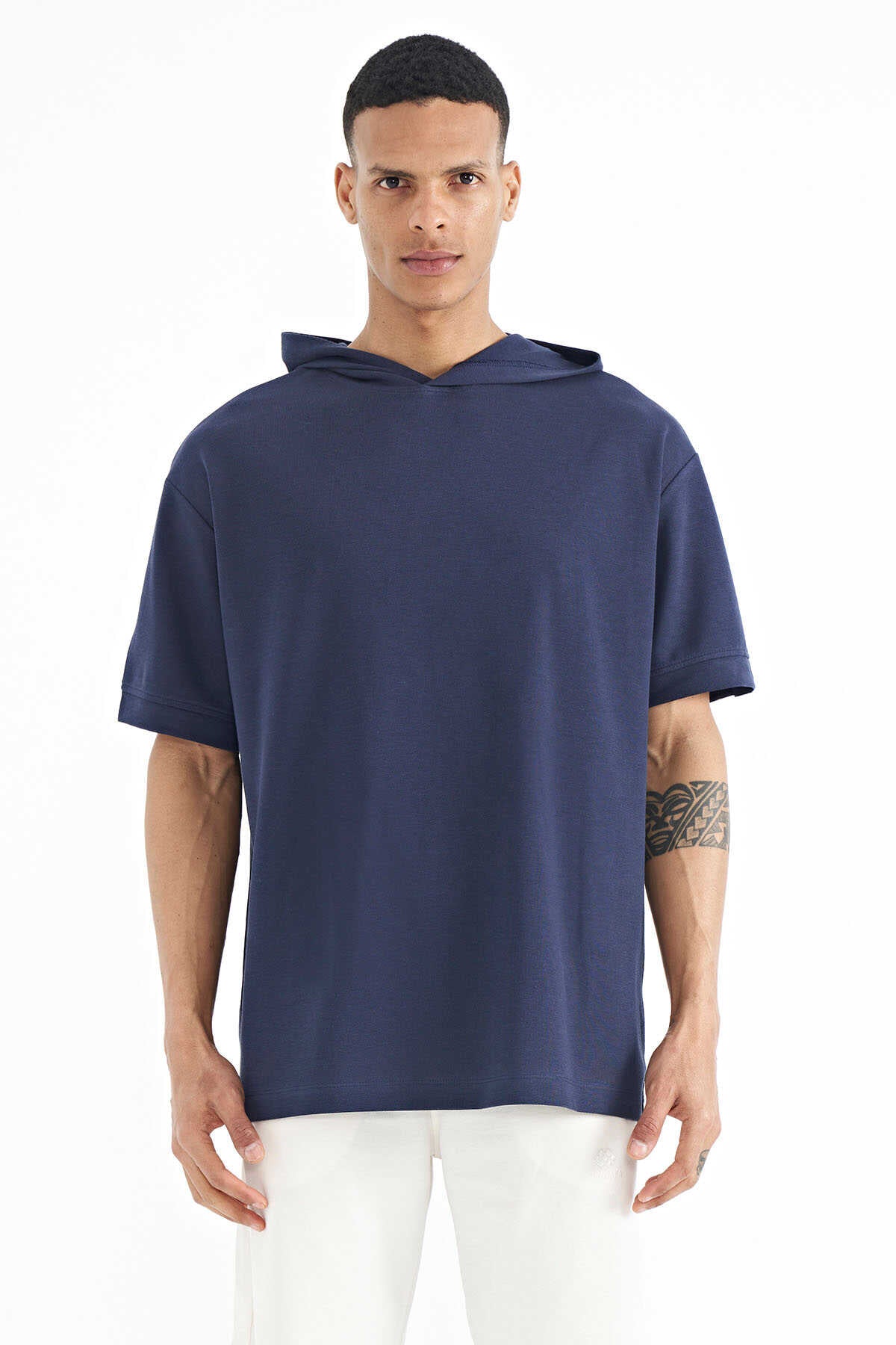 Tommylife Toptan Lacivert Kapüşonlu Kol Etiket Detaylı Oversize Erkek T-Shirt - 88179