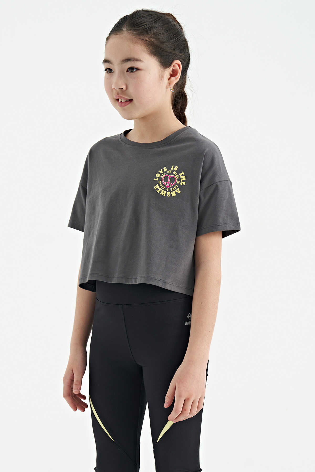 Tommylife Toptan Yeşil Ön Arka Baskılı O Yaka Düşük Omuz Oversize Kısa Kollu Kız Çocuk T-Shirt - 75126