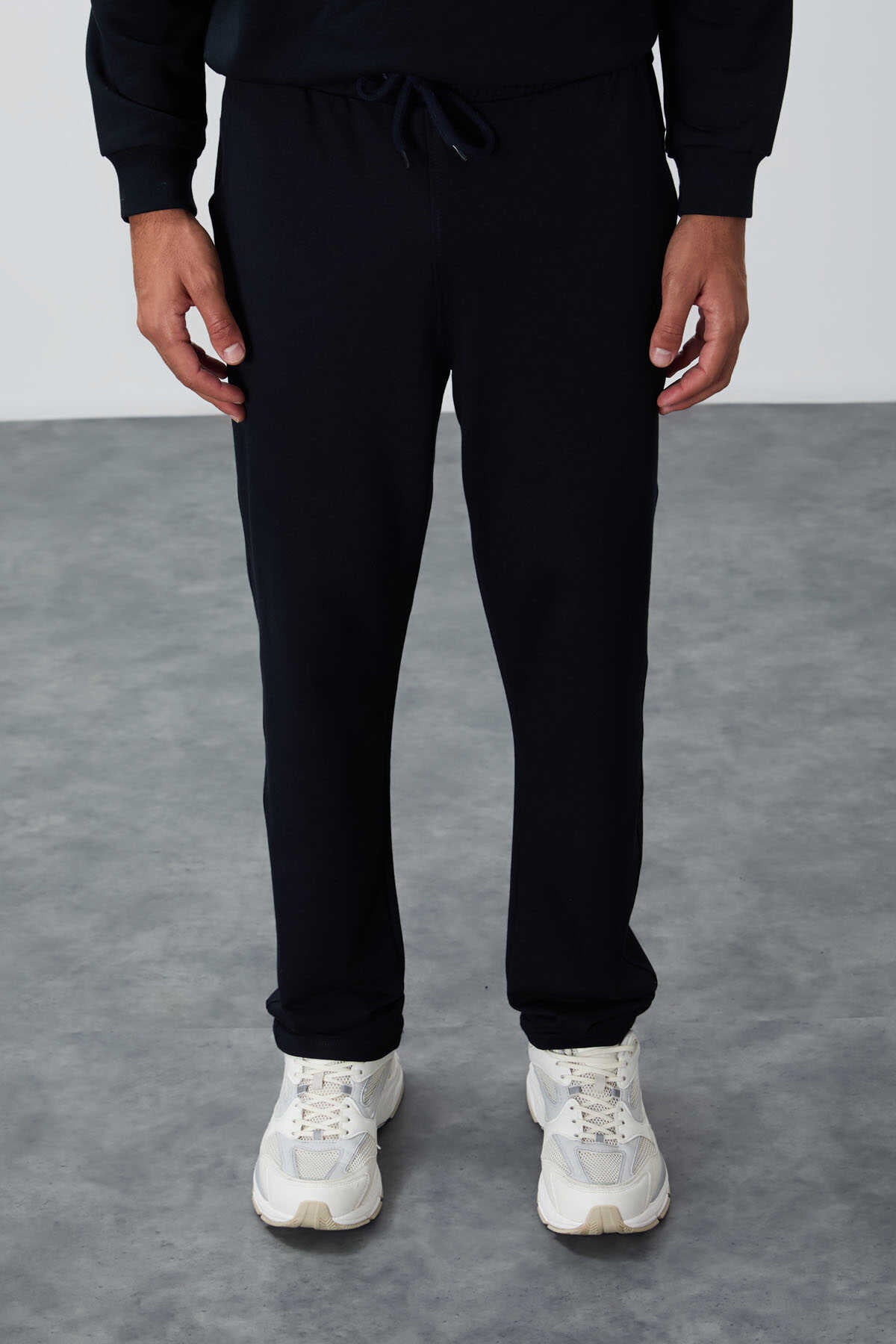 Tommylife Toptan Siyah Bağcıklı Cepli Standart Kalıp Klasik Paça Erkek Eşofman Alt - 84682