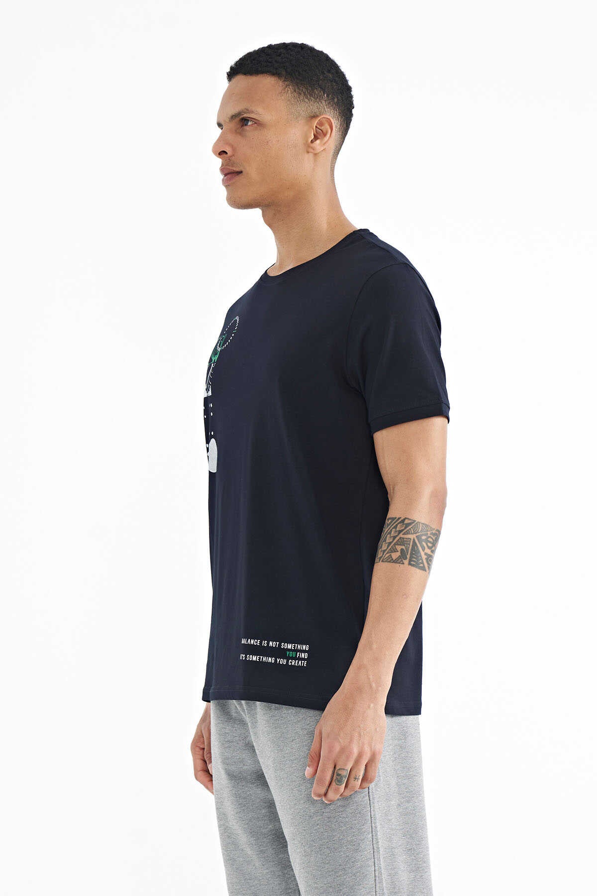 Tommylife Toptan Siyah Baskı O Yaka Detaylı Standart Form Erkek T-Shirt - 88216