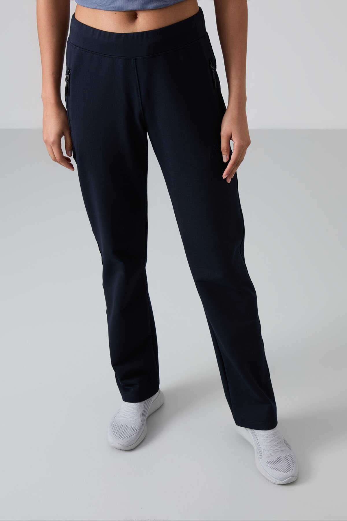 Tommylife Wholesale Black Zipper Pocket Comfortable Fit Classic Leg Women's Sweatpants - 94195