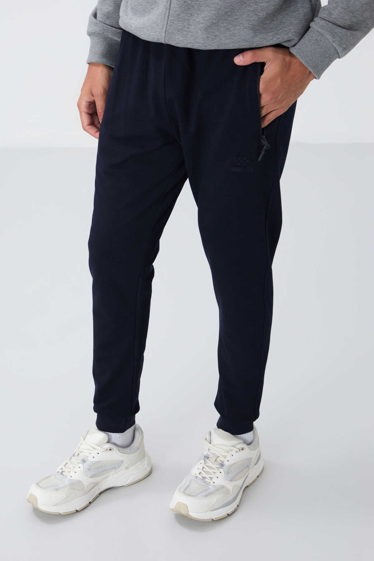 Tommylife Toptan Siyah Fermuar Cepli Standart Kalıp Jogger Erkek Eşofman Alt - 84651