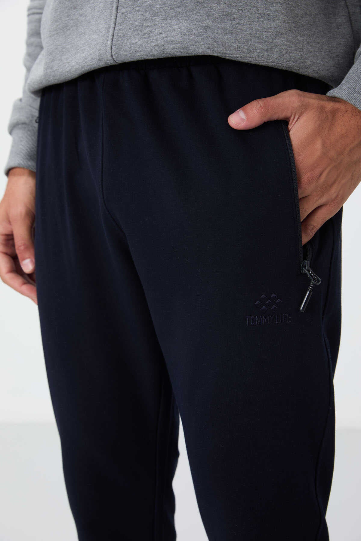 Tommylife Toptan Siyah Fermuar Cepli Standart Kalıp Jogger Erkek Eşofman Alt - 84651
