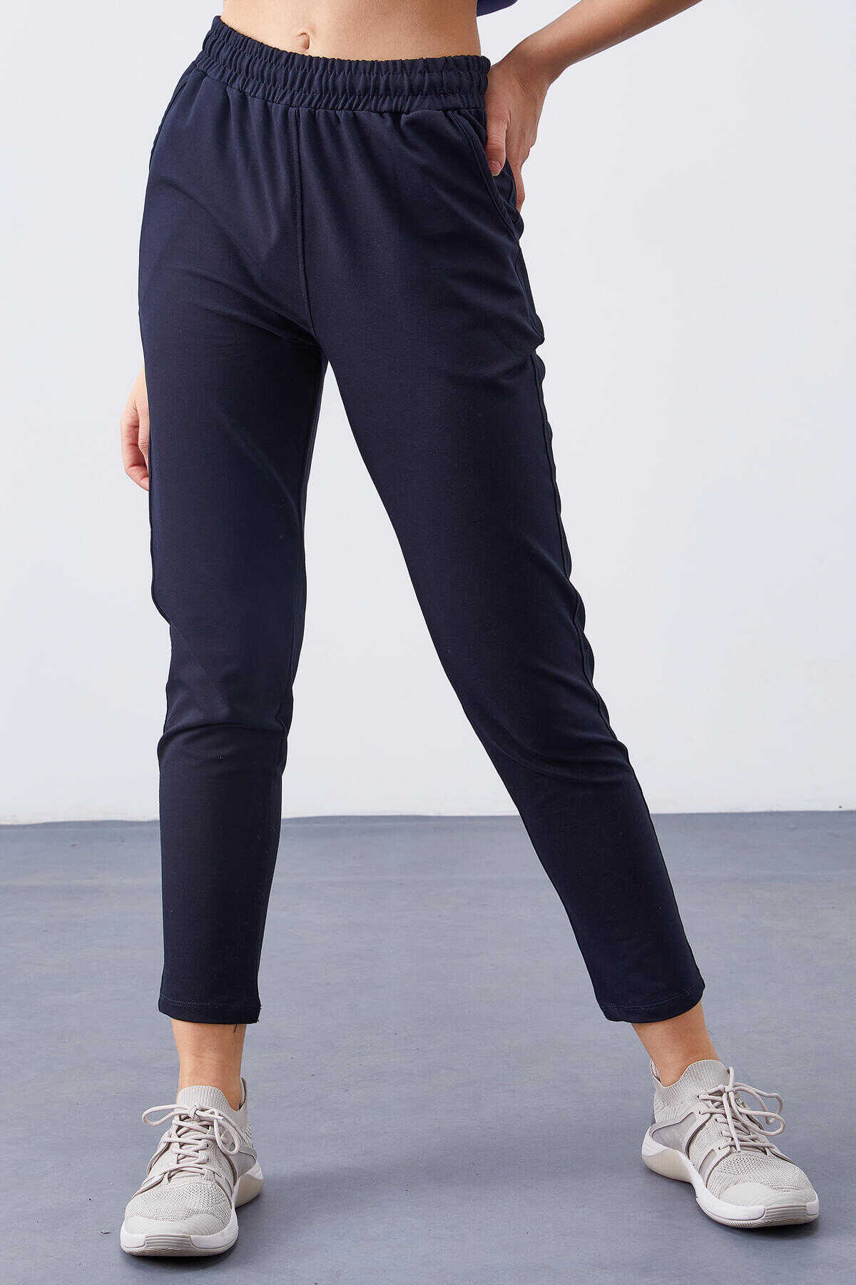 Tommylife Toptan Siyah Yüksek Bel Jogger Rahat Form Dar Paça Kadın Eşofman Alt - 94566