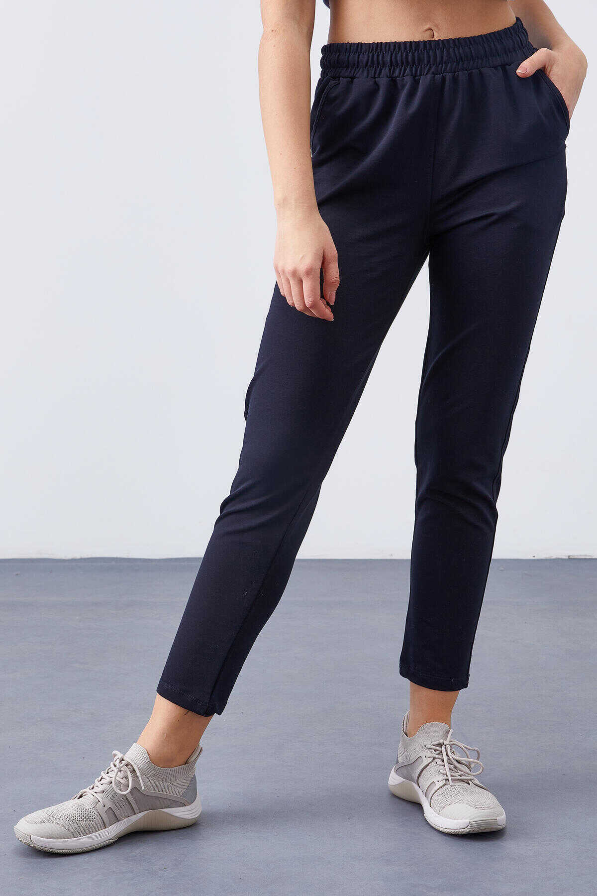 Tommylife Toptan Siyah Yüksek Bel Jogger Rahat Form Dar Paça Kadın Eşofman Alt - 94566