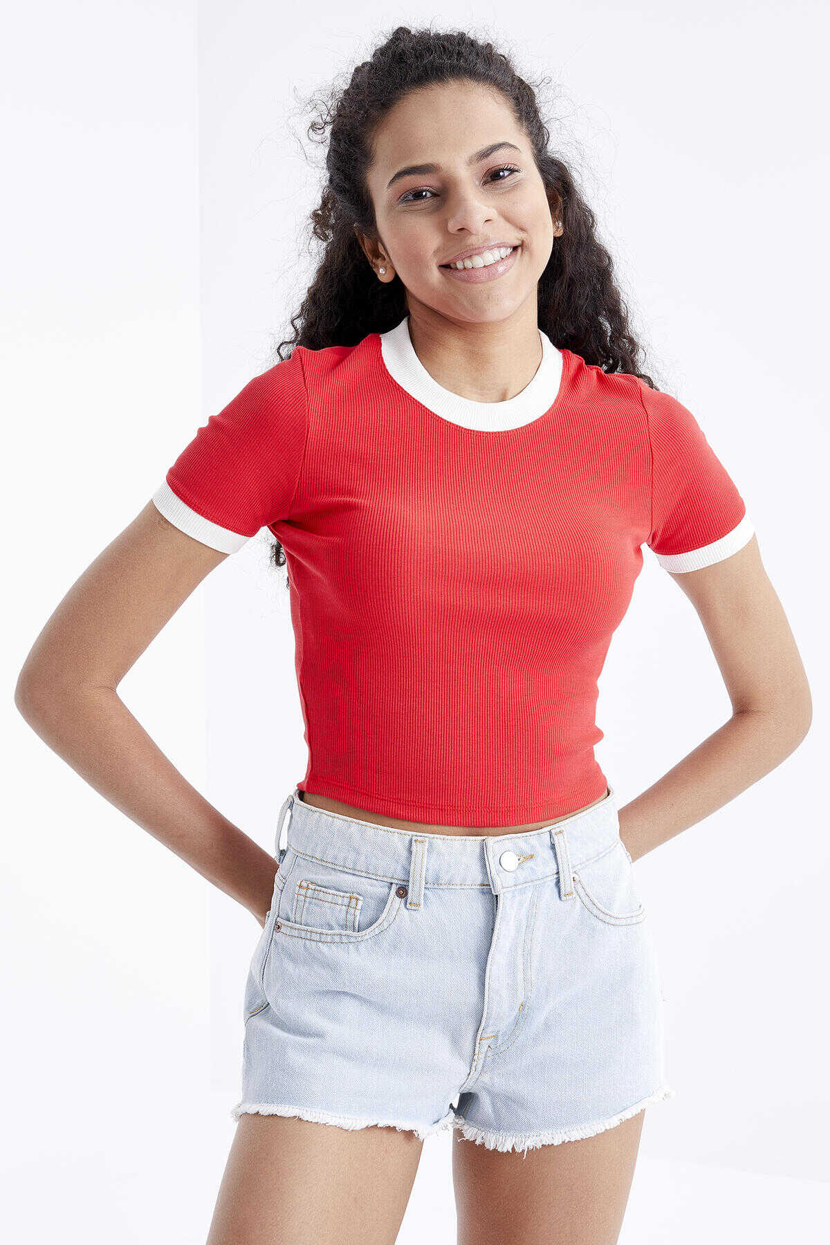 Tommylife Toptan Siyah Basic Kol Detaylı O Yaka Kadın Crop Top T-Shirt - 97200