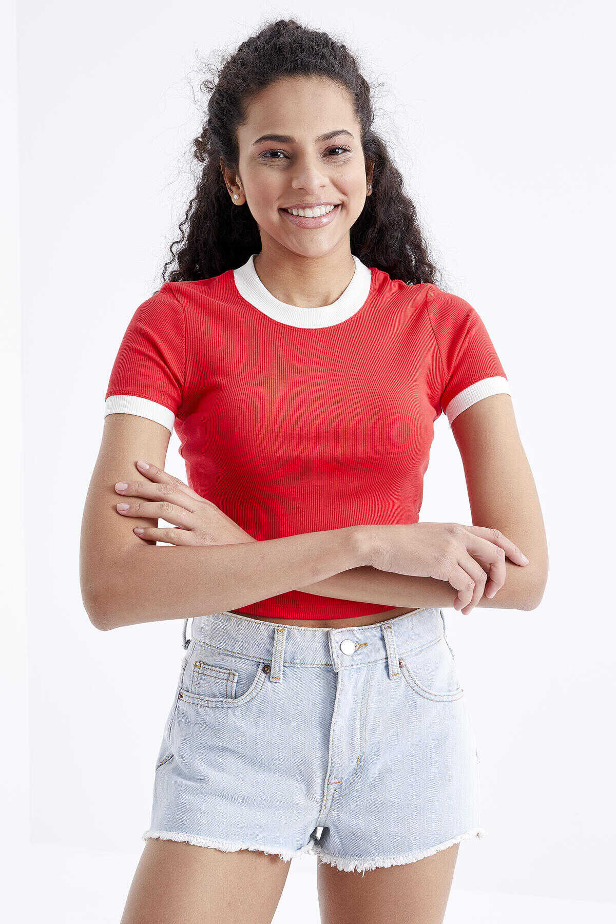 Tommylife Toptan Siyah Basic Kol Detaylı O Yaka Kadın Crop Top T-Shirt - 97200