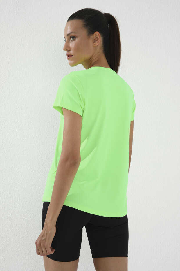 Tommylife Toptan Neon Yeşil Basic Kısa Kol Standart Kalıp O Yaka Kadın T-Shirt - 97144