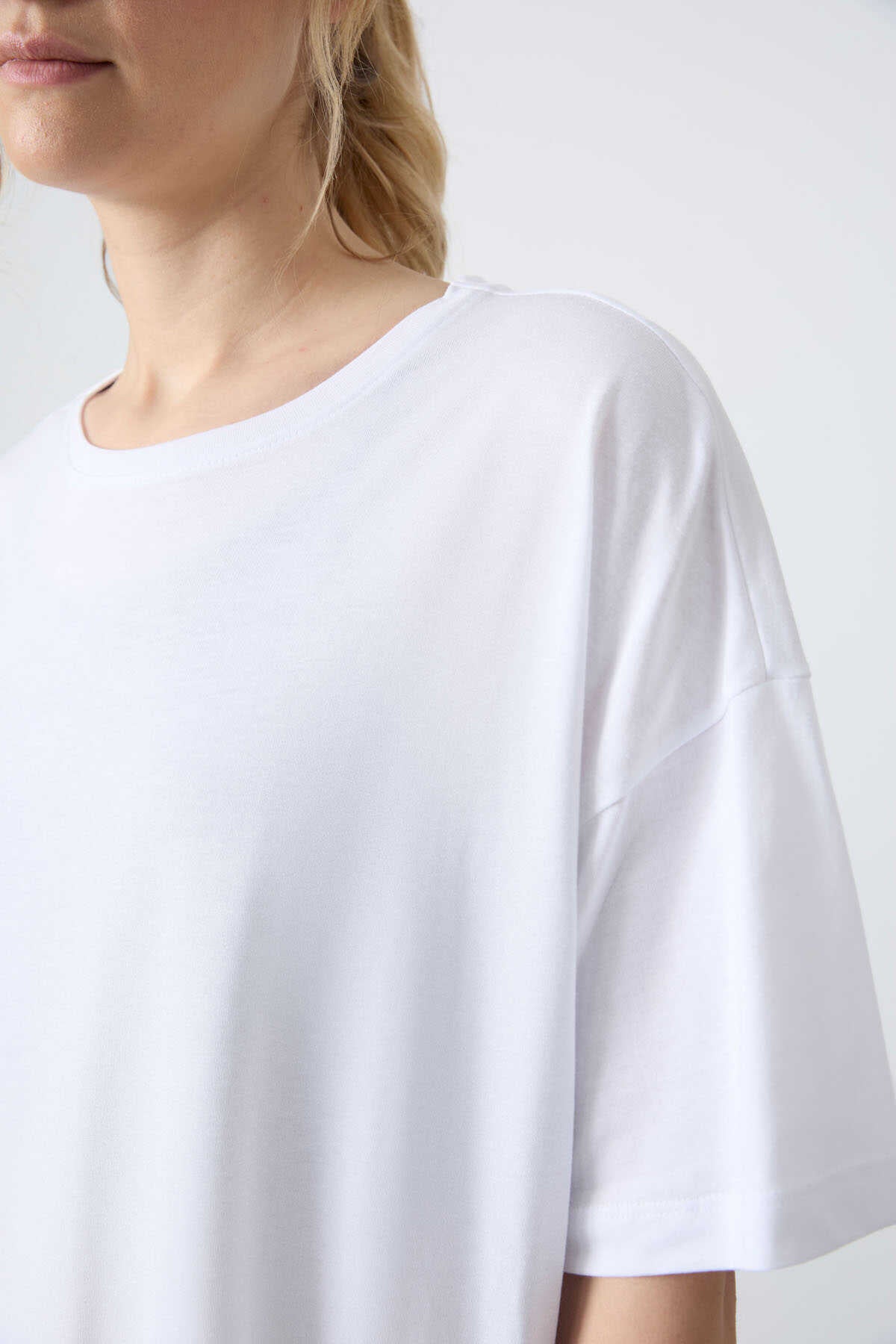 Tommylife Wholesale Crew Neck Oversize Basic Women's T-Shirt 97285 Black