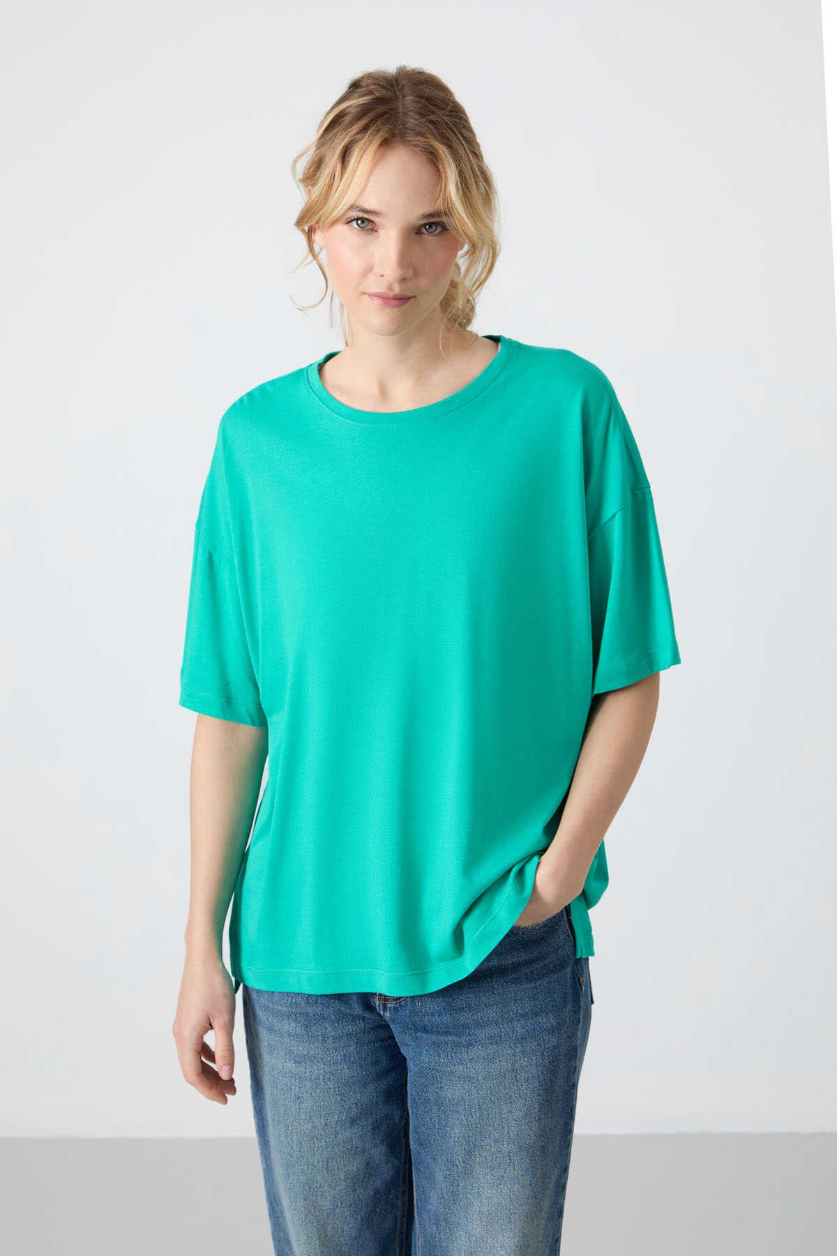 Tommylife Wholesale Crew Neck Oversize Basic Women's T-Shirt 97285 Black