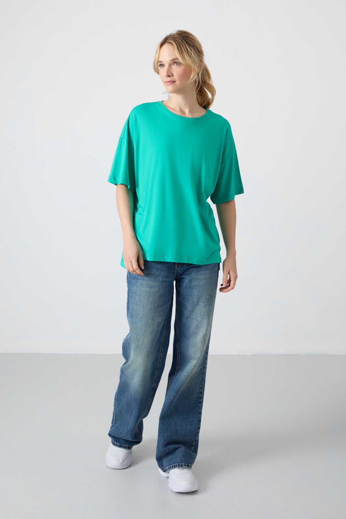 Tommylife Wholesale Crew Neck Oversize Basic Women's T-Shirt 97285 Black