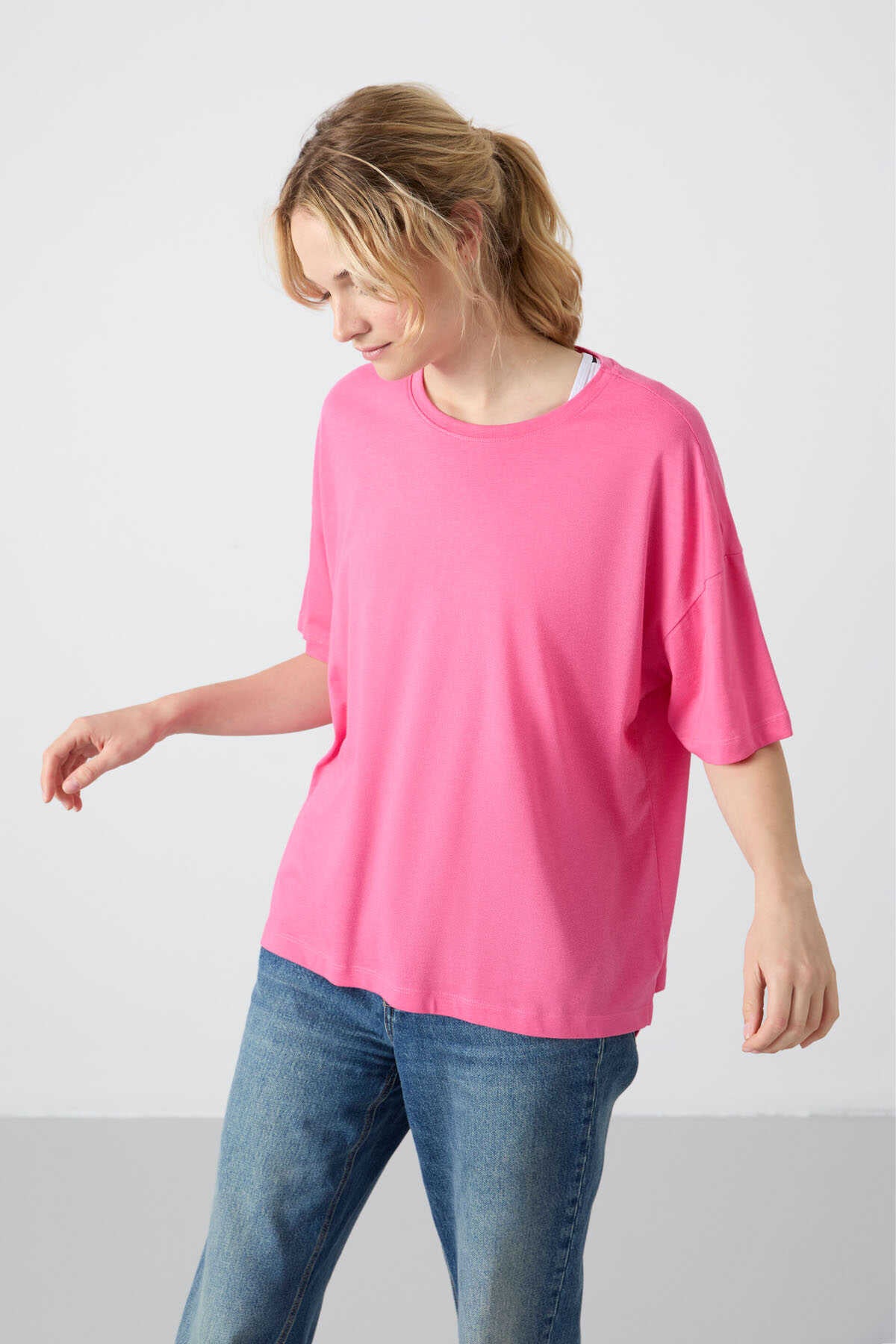 Tommylife Wholesale Crew Neck Oversize Basic Women's T-Shirt 97285 Black