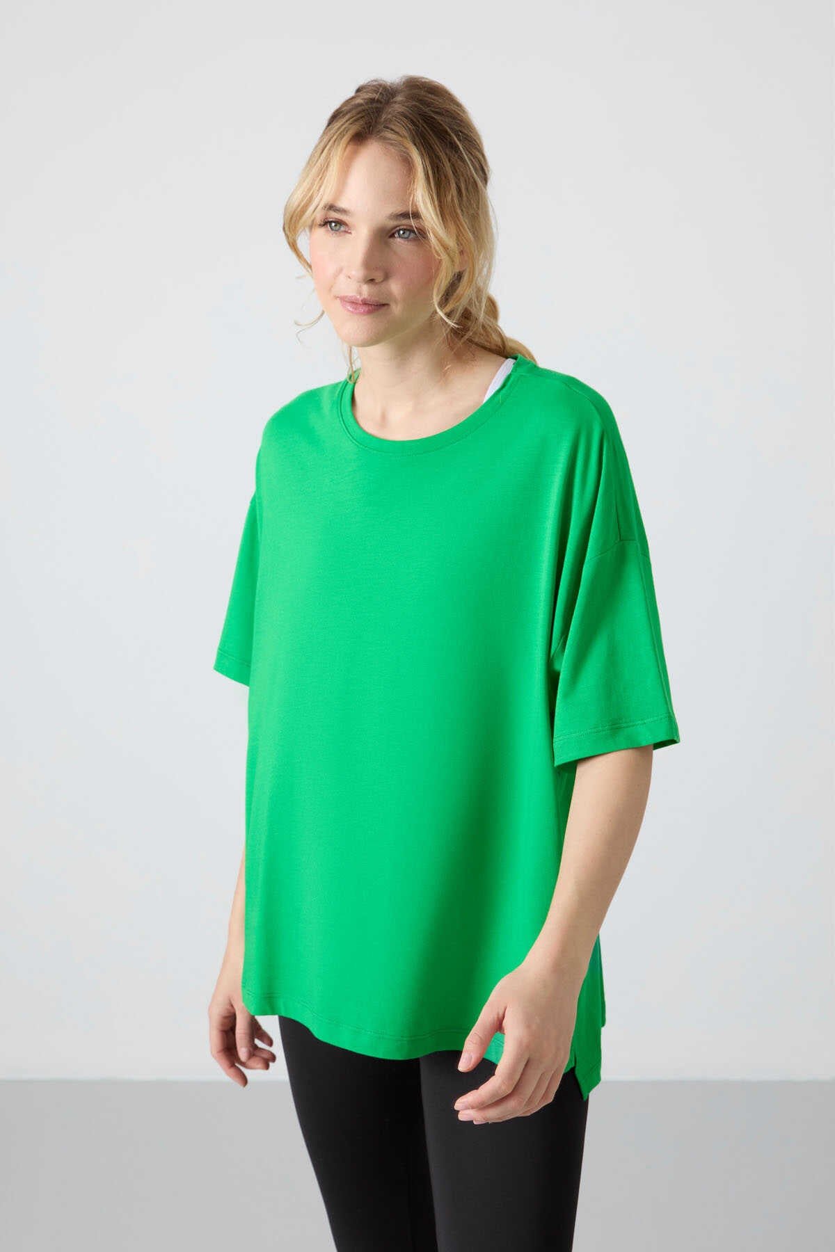 Tommylife Wholesale Crew Neck Oversize Basic Women's T-Shirt 97285 Black
