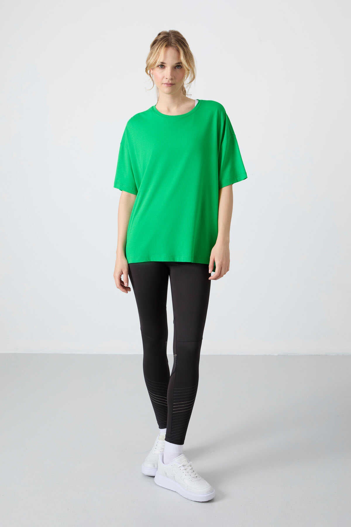 Tommylife Wholesale Crew Neck Oversize Basic Women's T-Shirt 97285 Black