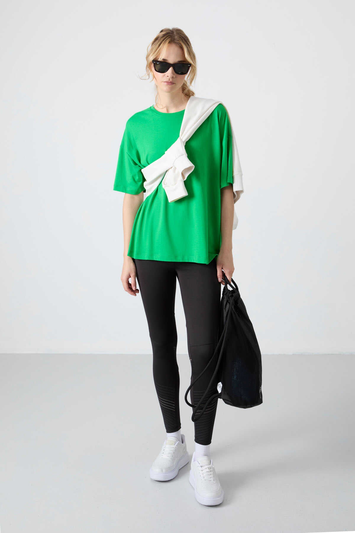 Tommylife Wholesale Crew Neck Oversize Basic Women's T-Shirt 97285 Black