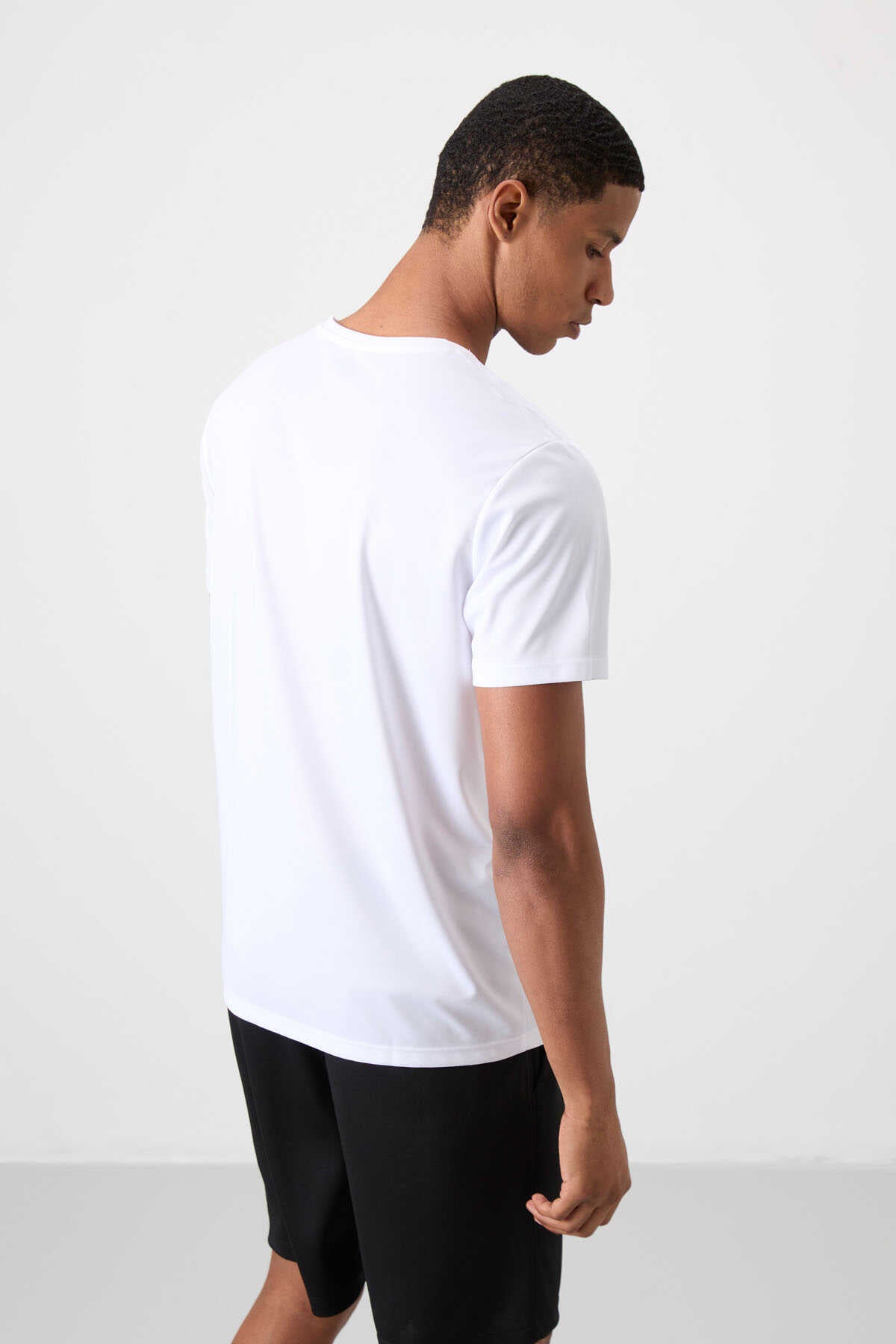Tommylife Wholesale Crew Neck Standard Fit Active Sports Men's T-Shirt 88385 Black