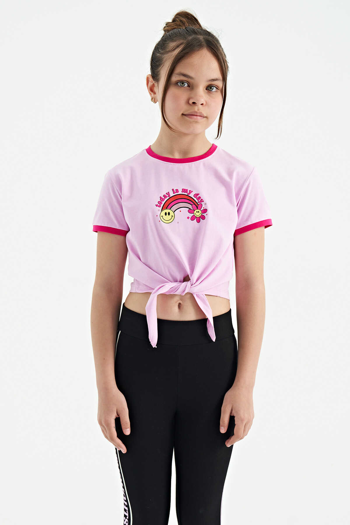 Tommylife Toptan Beyaz Baskı Detaylı O Yaka Çok Renkli Bağlama Detaylı Kız Çocuk T-Shirt - 75113