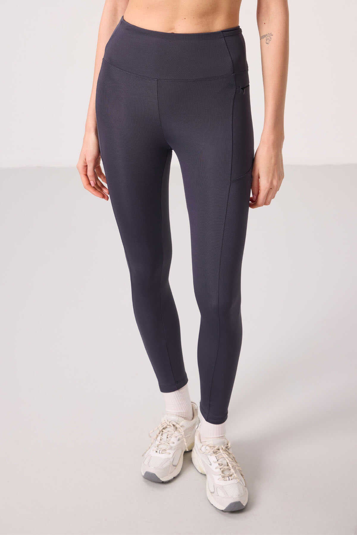 Tommylife Wholesale Polyester Flexible Standard Fit Performance Women's Leggings - 94667 Black