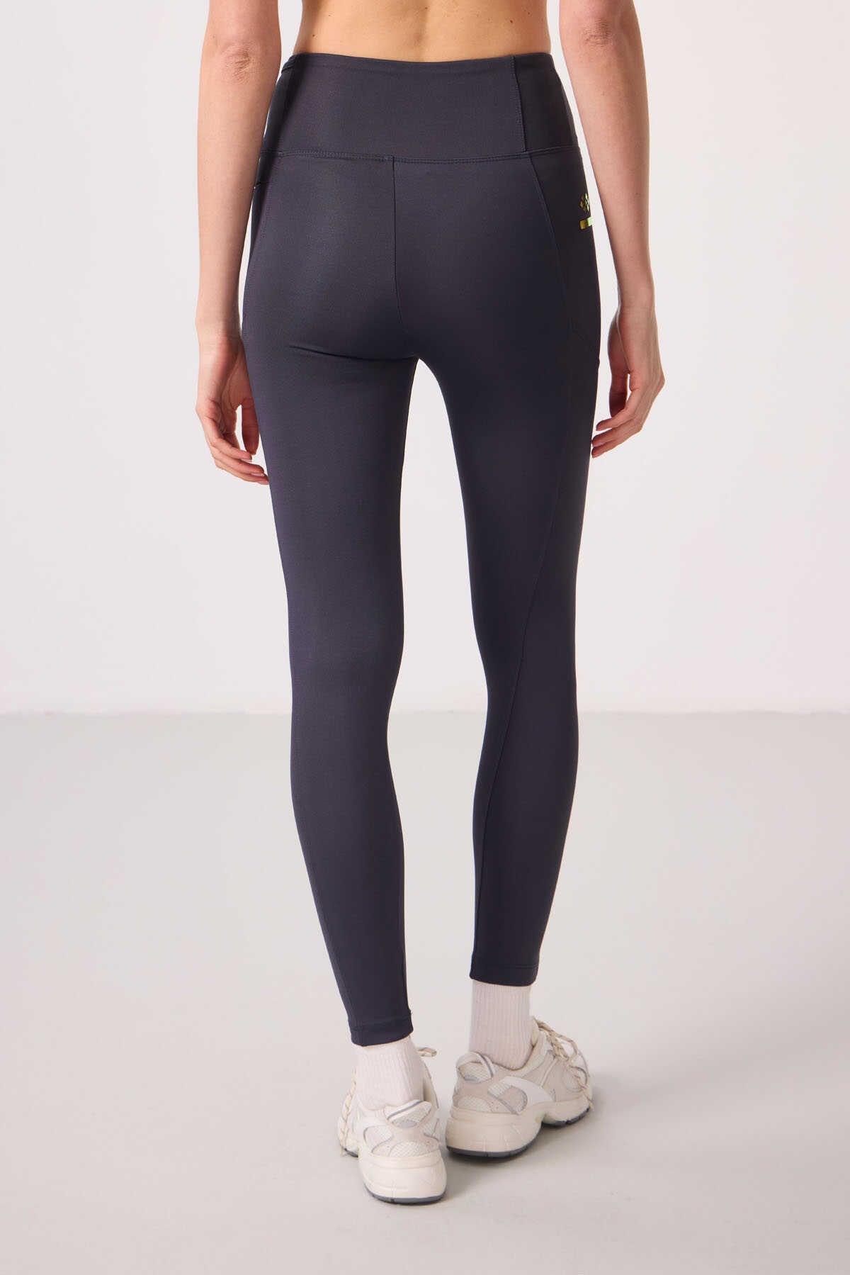 Tommylife Wholesale Polyester Flexible Standard Fit Performance Women's Leggings - 94667 Black