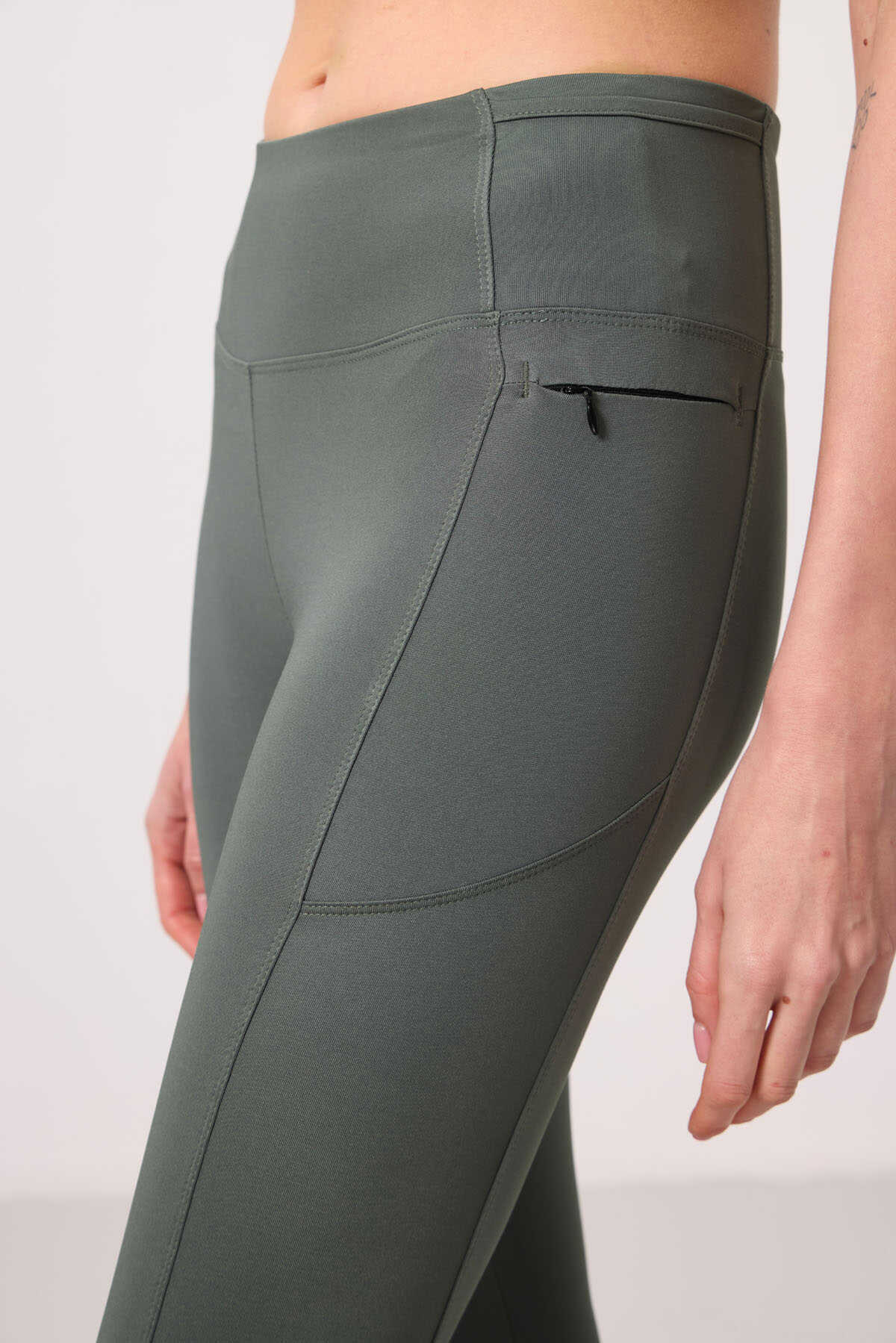 Tommylife Wholesale Polyester Flexible Standard Fit Performance Women's Leggings - 94667 Black