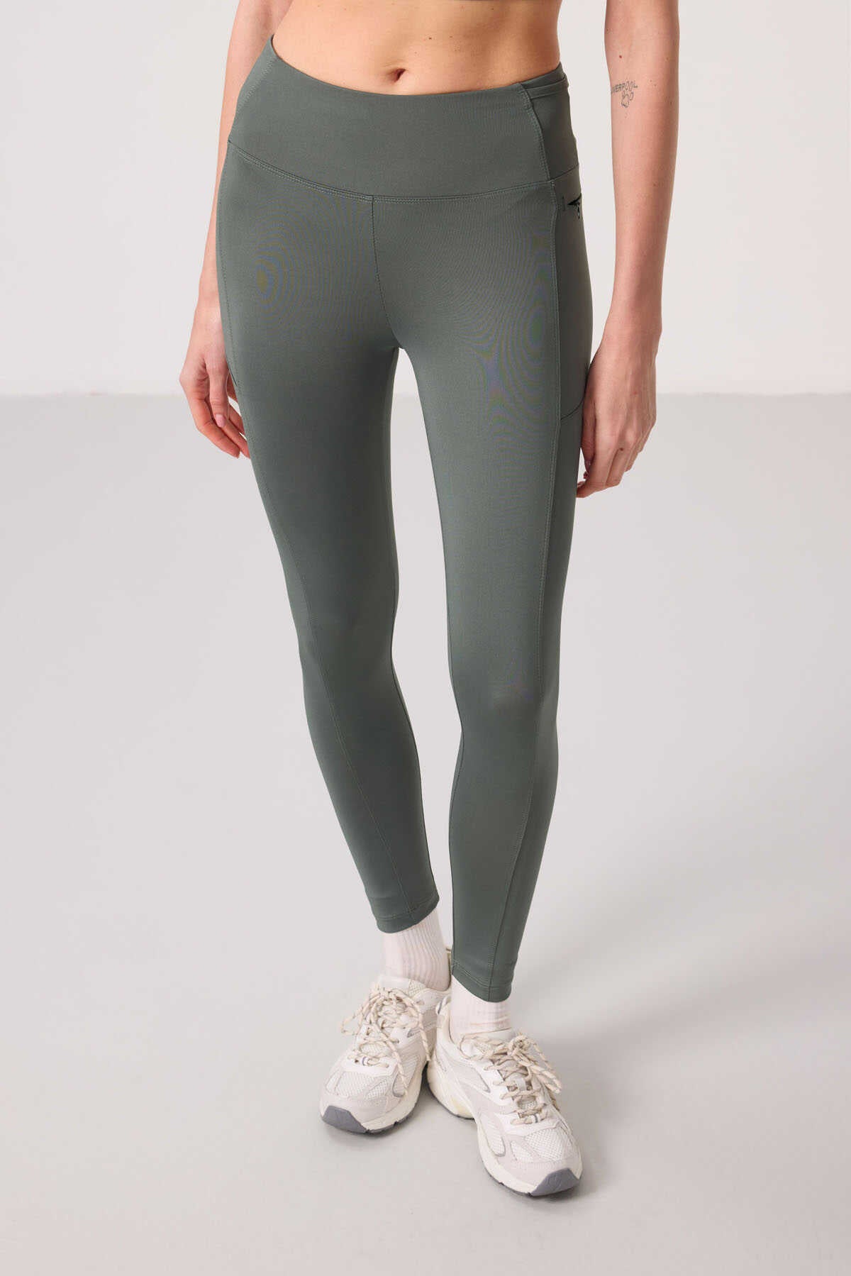 Tommylife Wholesale Polyester Flexible Standard Fit Performance Women's Leggings - 94667 Black