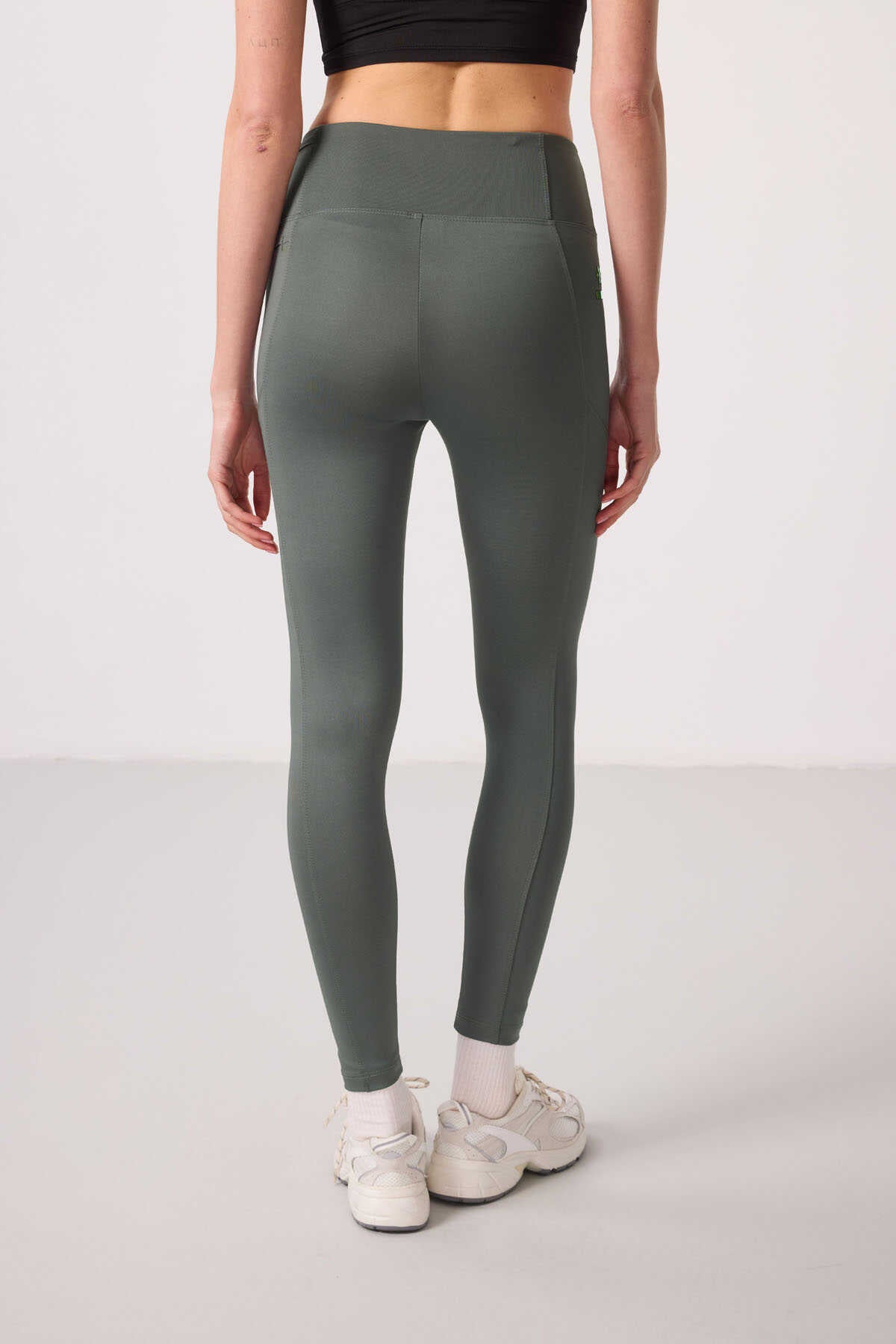 Tommylife Wholesale Polyester Flexible Standard Fit Performance Women's Leggings - 94667 Black