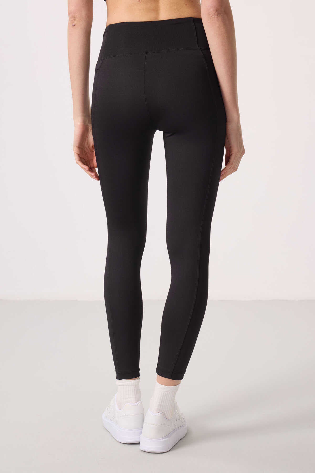 Tommylife Wholesale Polyester Flexible Standard Fit Performance Women's Leggings - 94667 Black