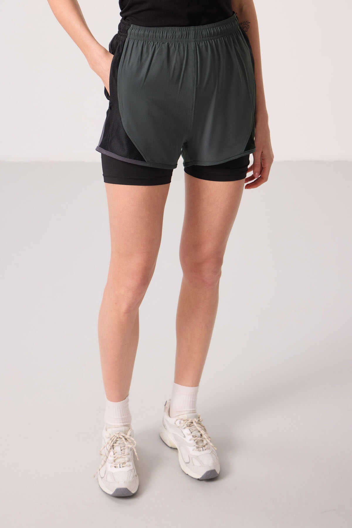 Tommylife Wholesale Polyester Hidden Pocket Zipper Standard Fit Women's Shorts with Inner Leggings - 91015 Black