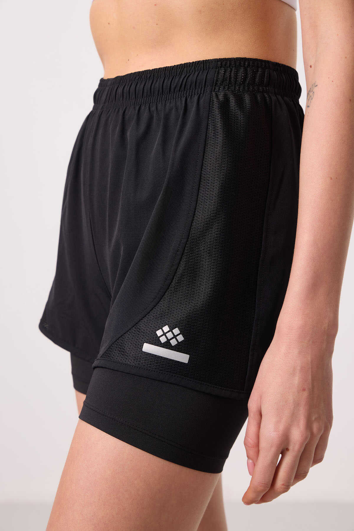 Tommylife Wholesale Polyester Hidden Pocket Zipper Standard Fit Women's Shorts with Inner Leggings - 91015 Black