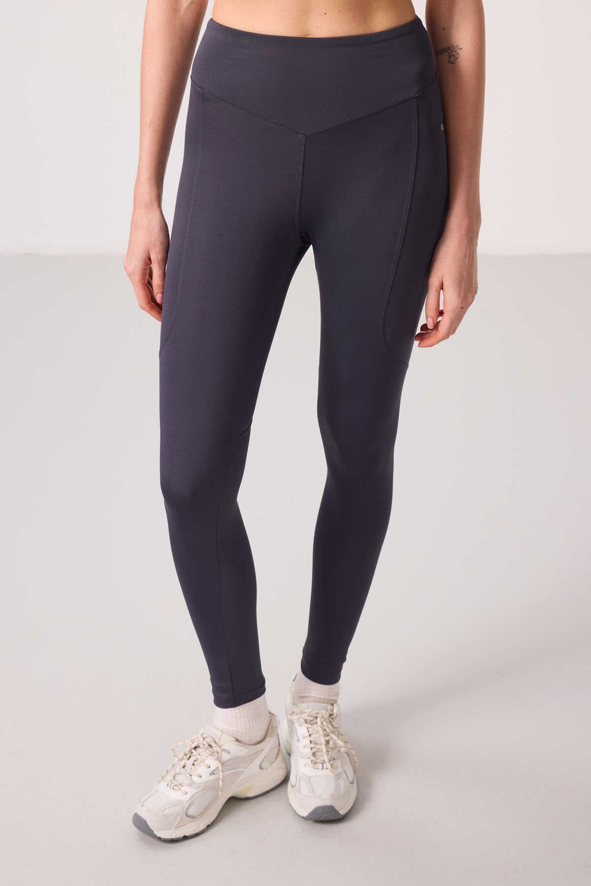 Tommylife Wholesale Polyester Standard Fit Flexible Performance Women's Leggings - 94666 Black