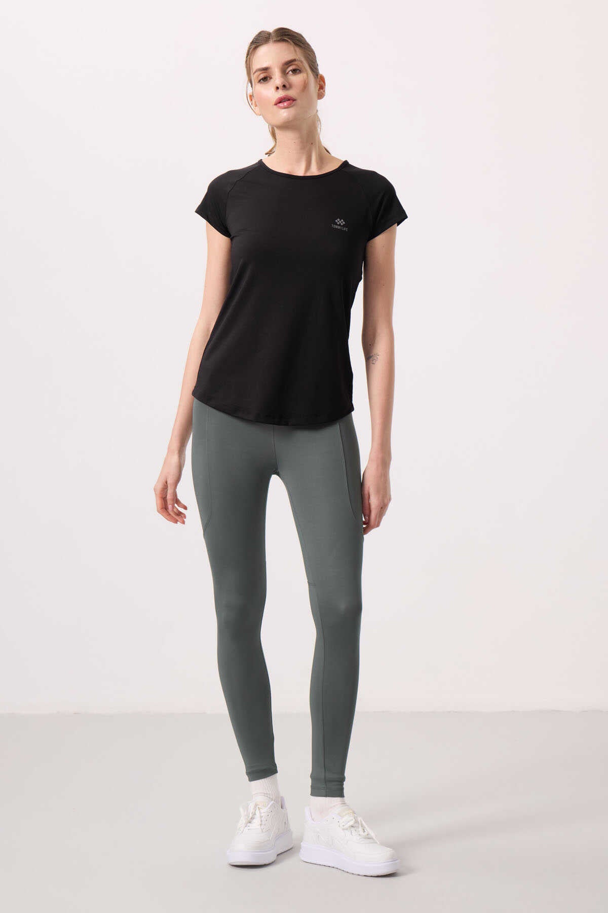 Tommylife Wholesale Polyester Standard Fit Flexible Performance Women's Leggings - 94666 Black